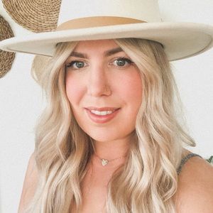 Meet your Posher, Raina